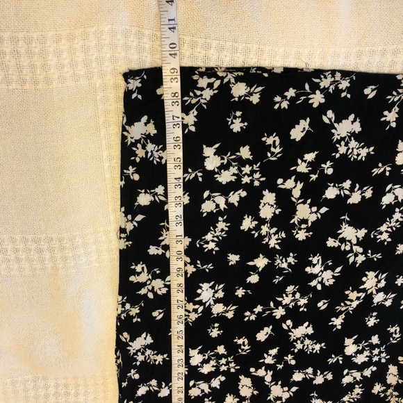 Beautiful Summer Skirt! - Picture 8 of 11